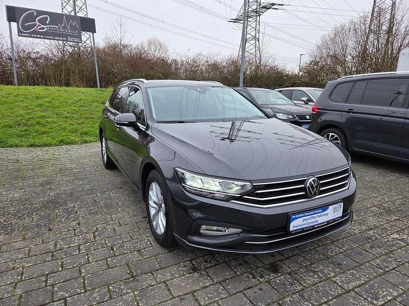 Gebraucht VW Passat Business 150 PS (110 kW) 2024 Silber Kombi