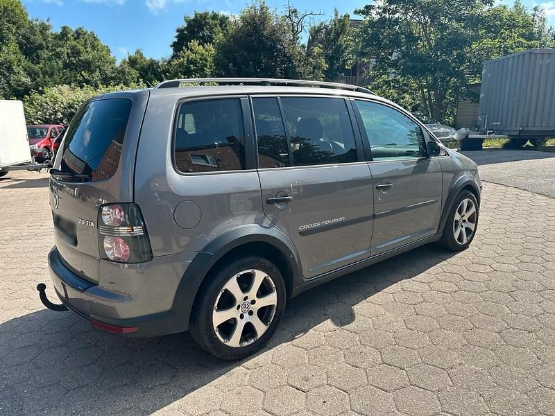 Gebraucht VW Touran Cross 140 PS (102 kW) 2009 Orange Van / Kleinbus