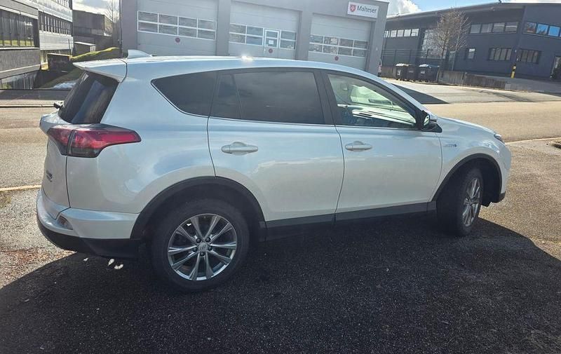 Gebraucht Toyota RAV4 Executive 197 PS (144 kW) 2017 Weiß SUV