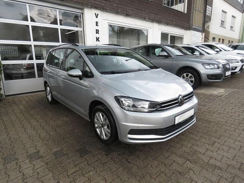 Silber Gebraucht 2022 VW Touran Comfortline Van / Kleinbus | 23.900 € (Guter Preis) - Bild 1/4