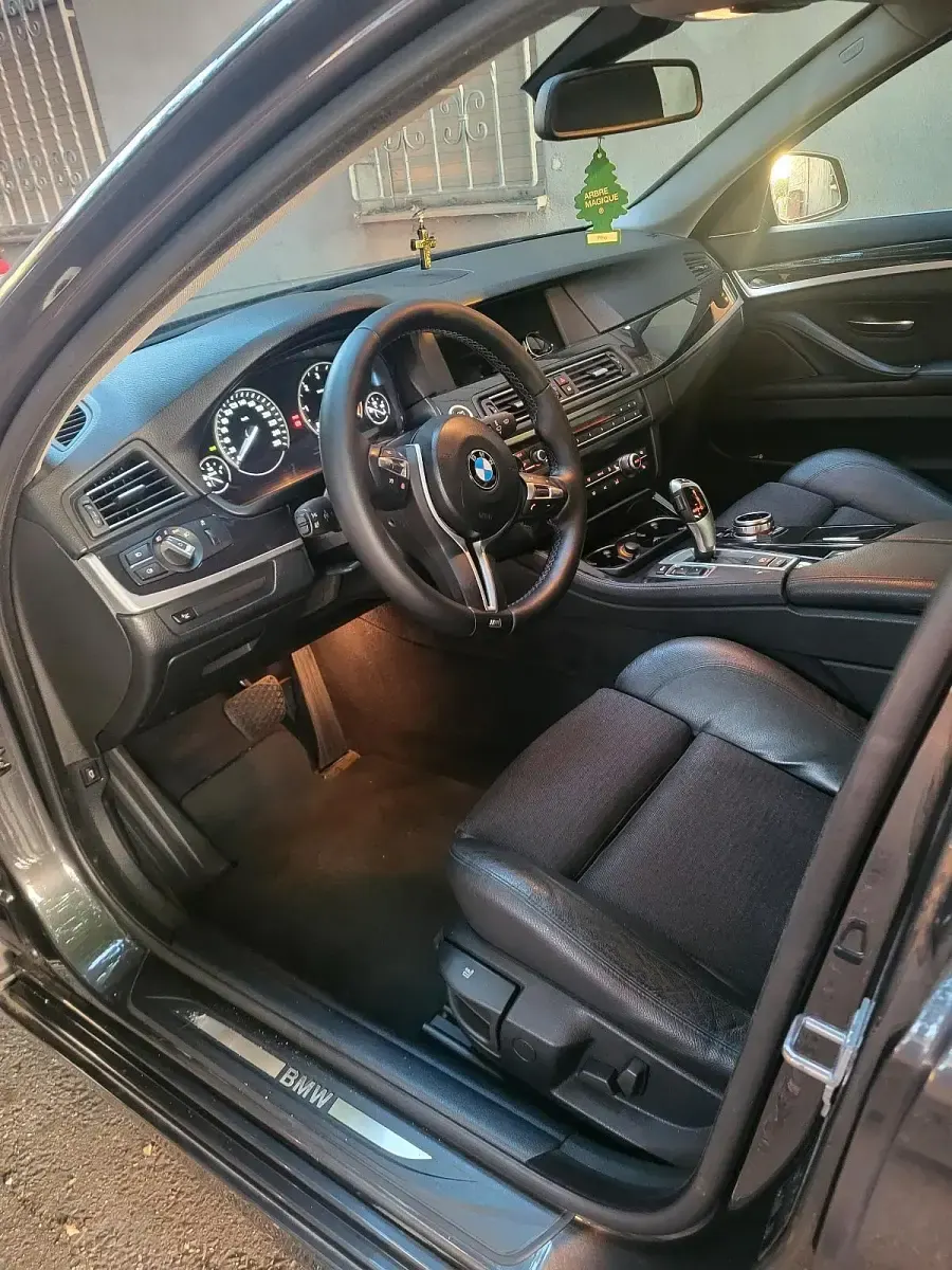 Gebraucht BMW 520 184 PS (135 kW) 2012 Grau Kombi