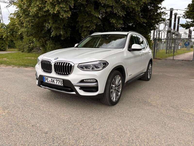 Weiß Gebraucht 2018 BMW X3 Luxury Line SUV | 30.900 € (Etwas zu teuer) - Bild 1/4