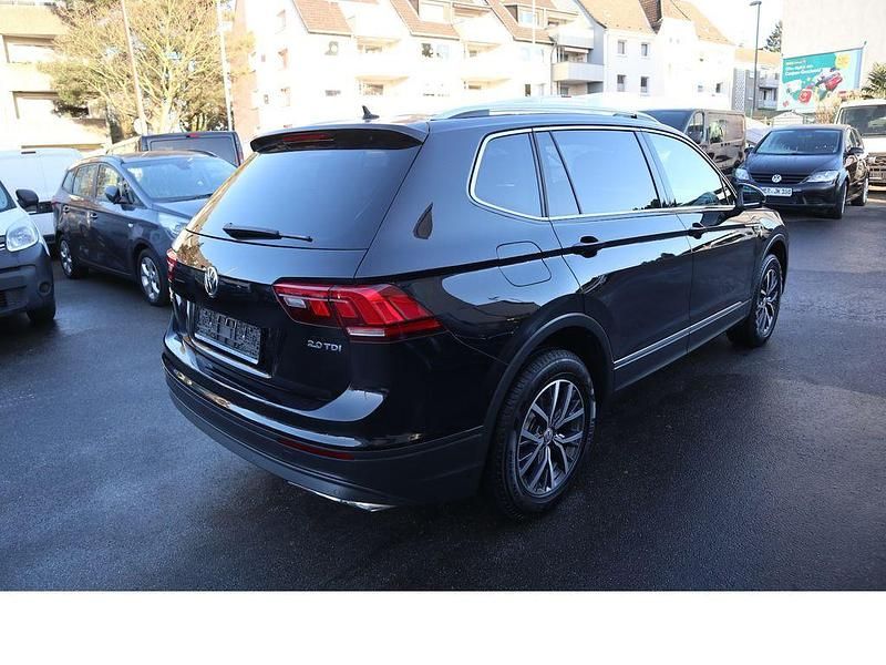 Gebraucht VW Tiguan Allspace Comfortline 150 PS (110 kW) 2019 Schwarz SUV