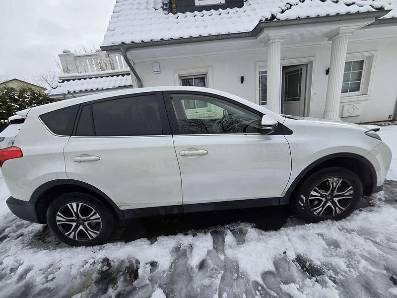Weiß Gebraucht 2014 Toyota RAV4 SUV | 9.000 € (Guter Preis) - Bild 1/4