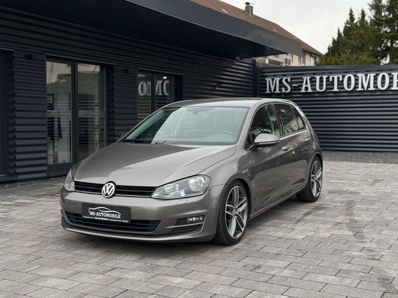 Grau Gebraucht 2014 VW Golf VII Trendline Limousine | 7.950 € (Fairer Preis) - Bild 1/4
