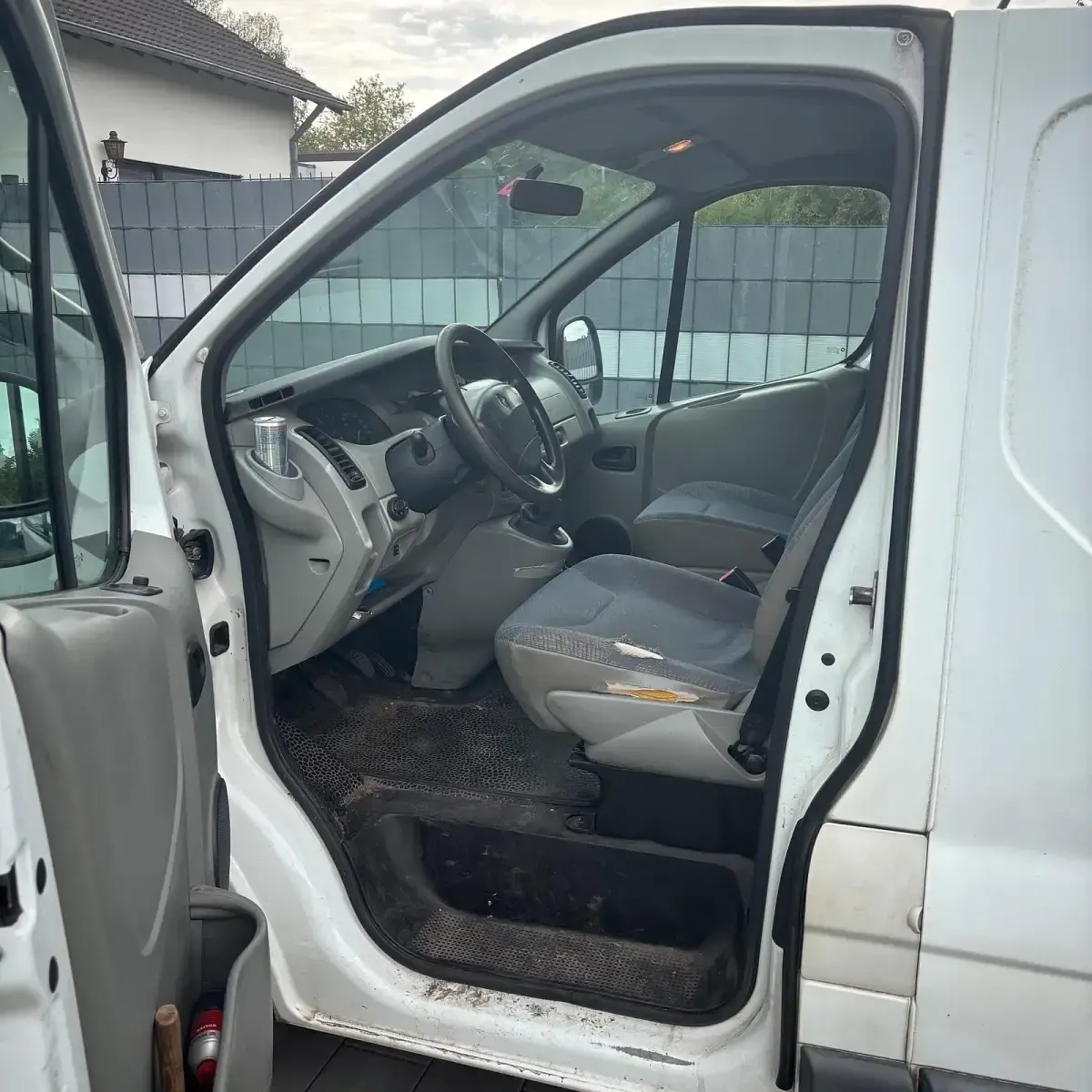 Gebraucht Renault Trafic 100 PS (73 kW) 2003 Weiß Van / Kleinbus