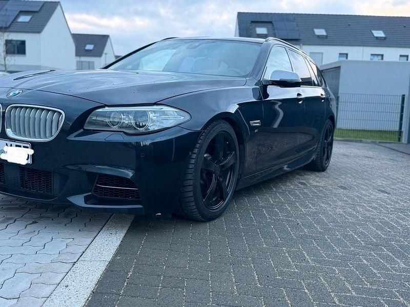 Blau Gebraucht 2015 BMW M550 M Sport Limousine | 13.500 € (Guter Preis) - Bild 1/4