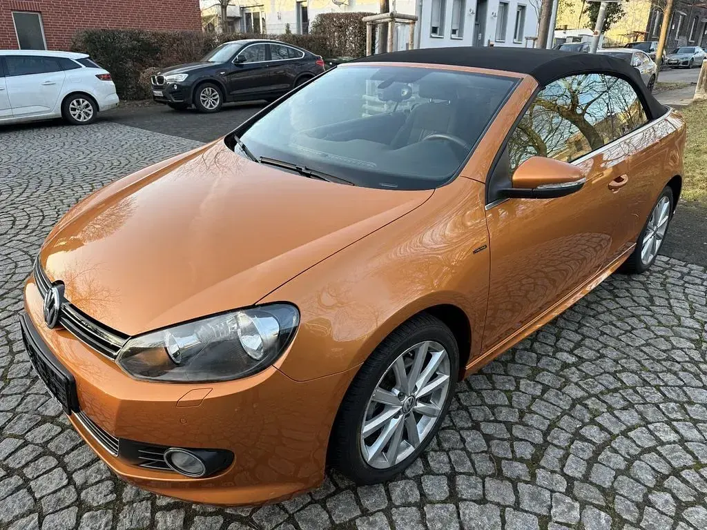 Gebraucht VW Golf Cabriolet LOUNGE 105 PS (77 kW) 2016 Gold Cabrio