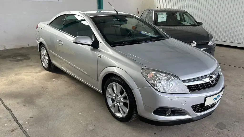 Gebraucht Opel Astra Cosmo 140 PS (102 kW) 2007 Silber Cabrio