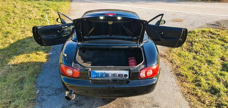 Gebraucht Mazda MX5 145 PS (106 kW) 2002 Schwarz Cabrio