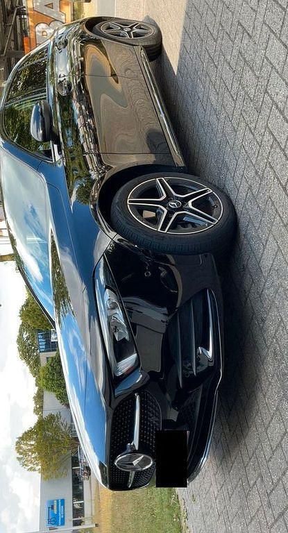 Schwarz Gebraucht 2020 Mercedes E250 AMG line Limousine | 20.827 € - Bild 1/4