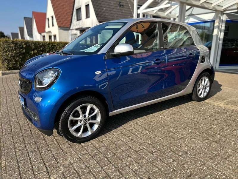 Blau Gebraucht 2019 Smart ForFour Basis Kleinwagen | 11.970 € (Etwas zu teuer) - Bild 1/4