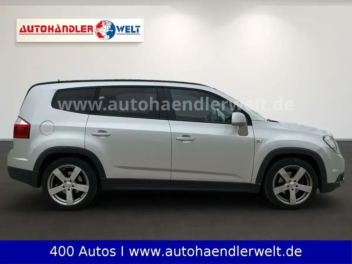 Gebraucht Chevrolet Orlando LT 140 PS (102 kW) 2012 Silber Van / Kleinbus