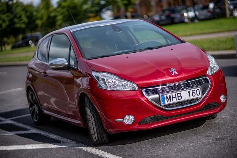 Rot Gebraucht 2014 Peugeot 208 GTi Kleinwagen | 6.500 € (Guter Preis) - Bild 1/4