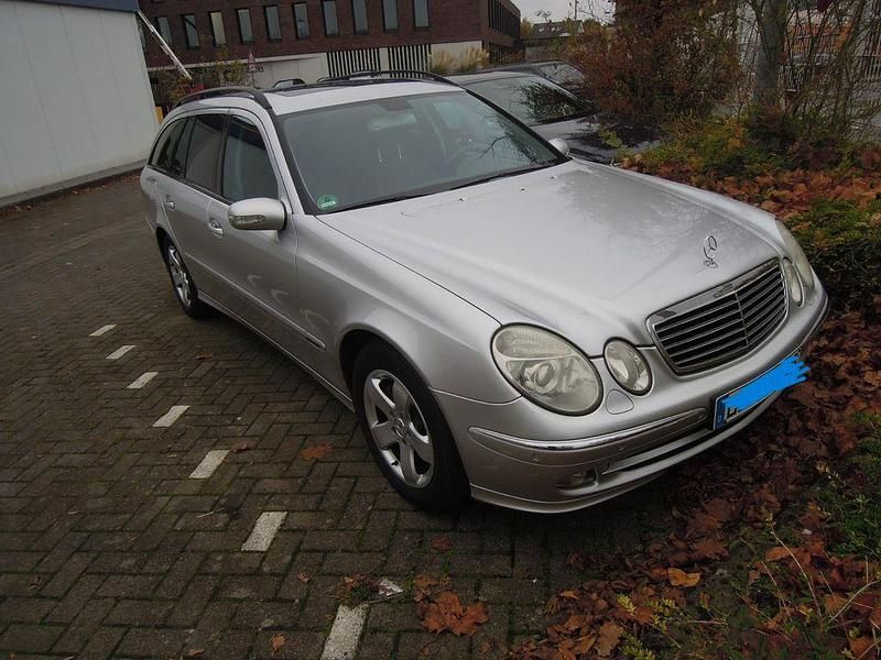 Gebraucht Mercedes E240 Avantgarde 177 PS (130 kW) 2004 Silber Kombi