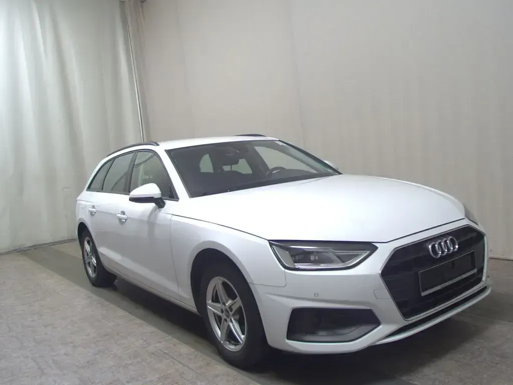Gebraucht Audi A4 Ambiente 163 PS (119 kW) 2023 Weiss Kombi