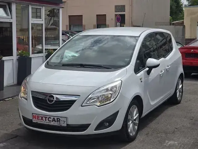 Gebraucht Opel Meriva 101 PS (74 kW) 2012 Weiß Van / Kleinbus