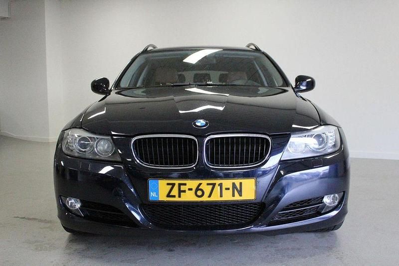 Gebraucht BMW 325 218 PS (160 kW) 2008 Blau Kombi