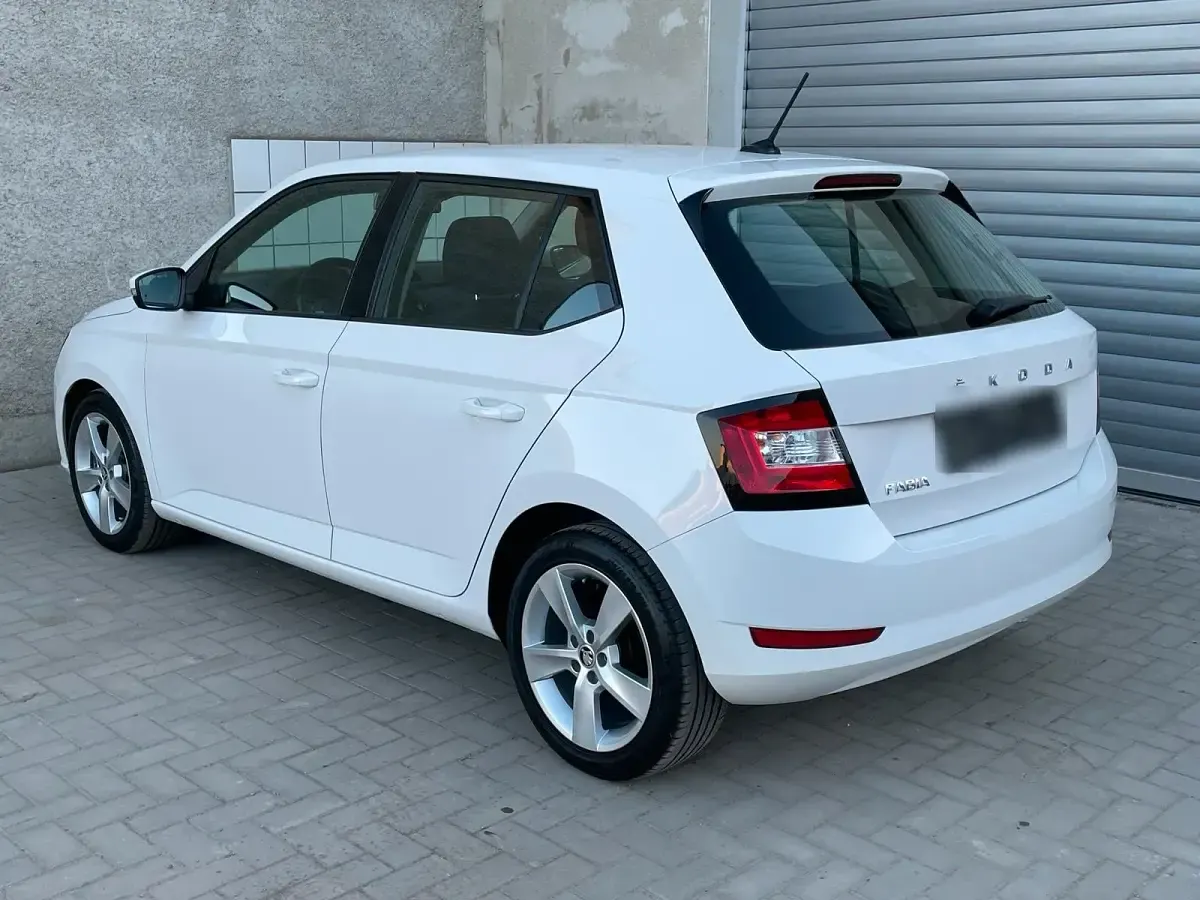 Gebraucht Skoda Fabia 60 PS (44 kW) 2021 Weiß Kleinwagen