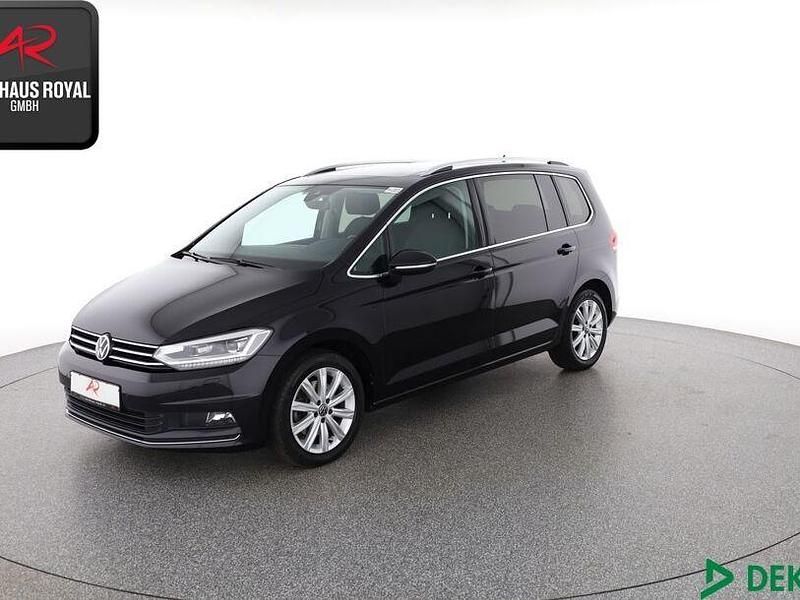 Deep black perleffekt Gebraucht 2021 VW Touran Highline Van / Kleinbus | 28.880 € (Fairer Preis) - Bild 1/4