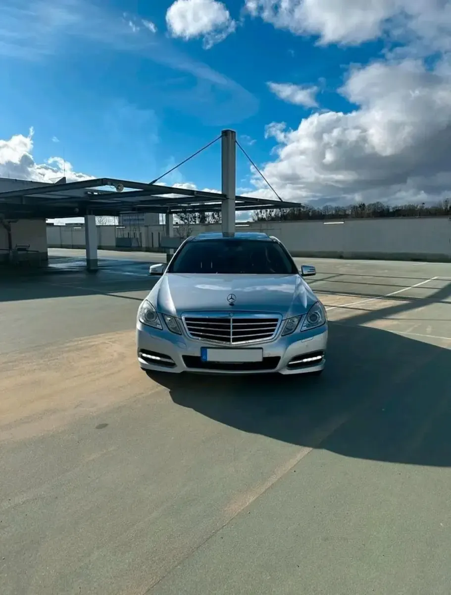 Gebraucht Mercedes E350 Avantgarde 265 PS (194 kW) 2012 Limousine