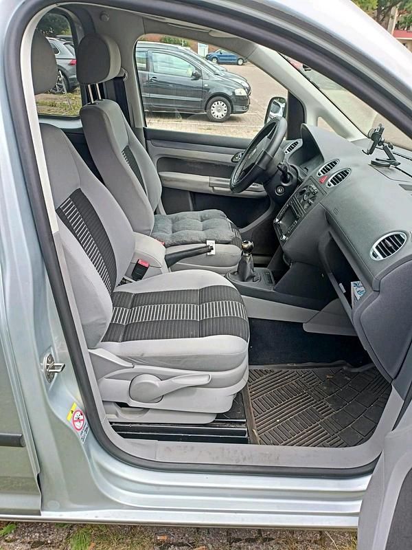 Grau Gebraucht 2008 VW Caddy Life Van / Kleinbus | 6.100 € (Etwas zu teuer) - Bild 1/4