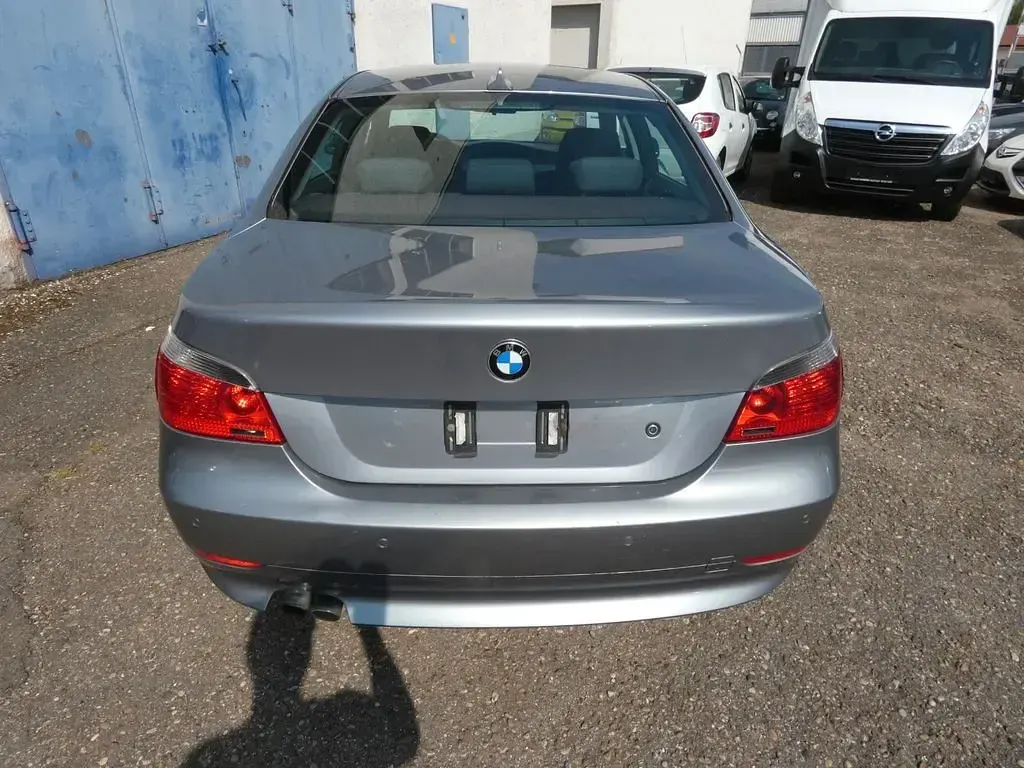 Gebraucht BMW 520 170 PS (125 kW) 2005 Grau Limousine