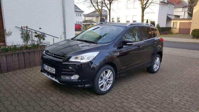 Gebraucht Ford Kuga Individual 204 PS (150 kW) 2015 Schwarz metallic SUV