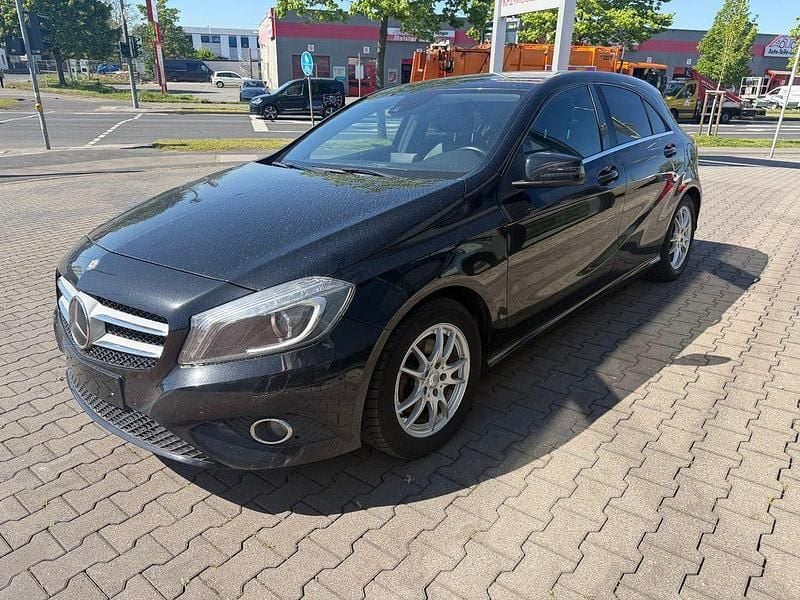 Second-hand Mercedes A200 156 CP (114 kW) 2013 Negru Berlinǎ