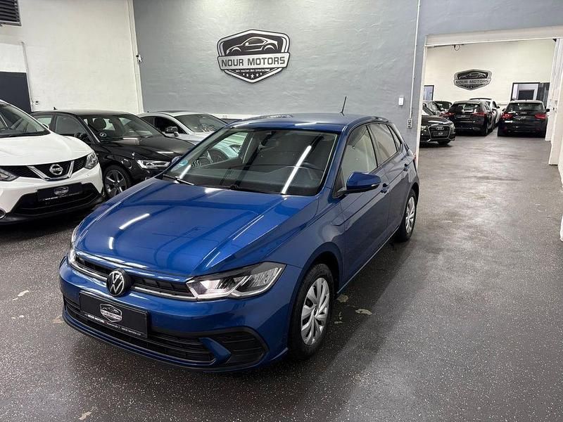 Blau Gebraucht 2023 VW Polo Life Limousine | 17.700 € (Fairer Preis) - Bild 1/4