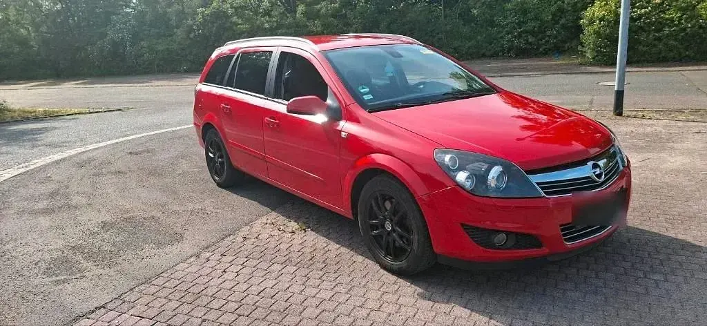 Gebraucht Opel Astra 150 PS (110 kW) 2008 Rot Kombi