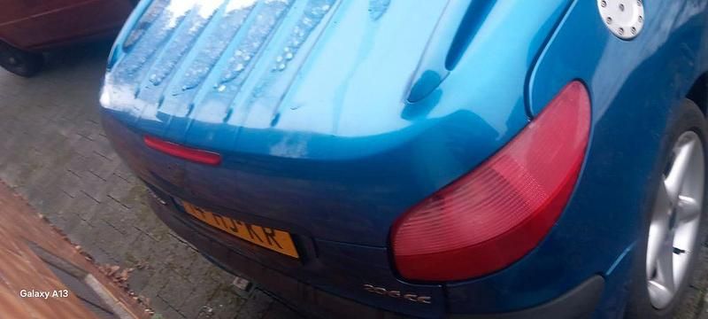 Gebraucht Peugeot 206 CC 109 PS (80 kW) 2001 Blau Cabrio