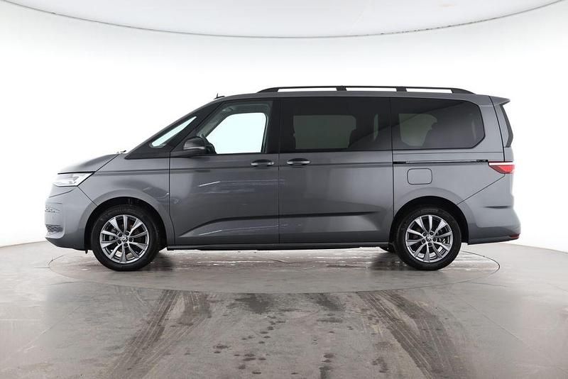 Gebraucht VW Multivan Life 150 PS (110 kW) 2023 Indiumgrau Van