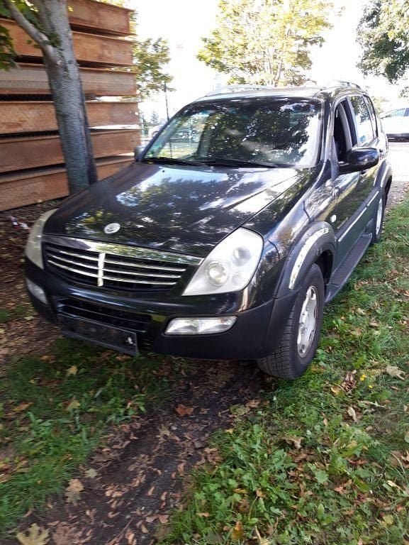Schwarz Gebraucht 2006 Ssangyong / KGM Rexton SUV | 1.700 € - Bild 1/4