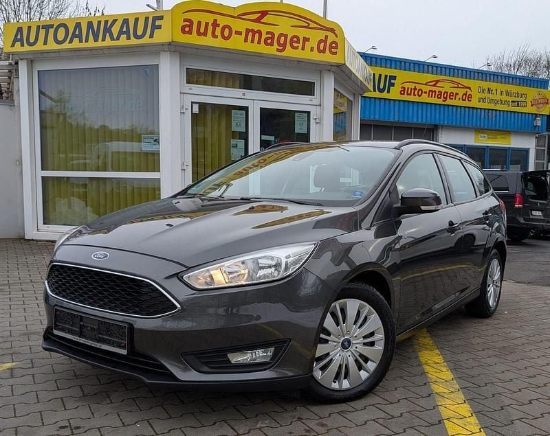 Gebraucht Ford Focus Business Edition 125 PS (91 kW) 2015 Grau Kombi