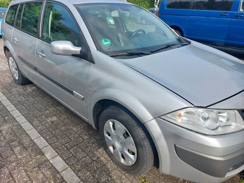 Grau Gebraucht 2007 Renault Mégane II Exception Limousine | 1.500 € (Fairer Preis) - Bild 1/4