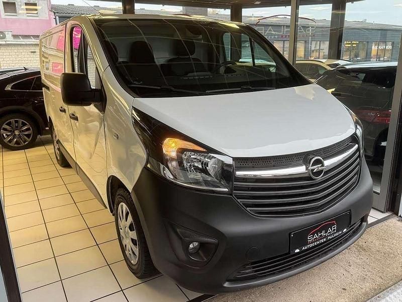 Gebraucht Opel Vivaro 120 PS (88 kW) 2017 Weiß Van / Kleinbus