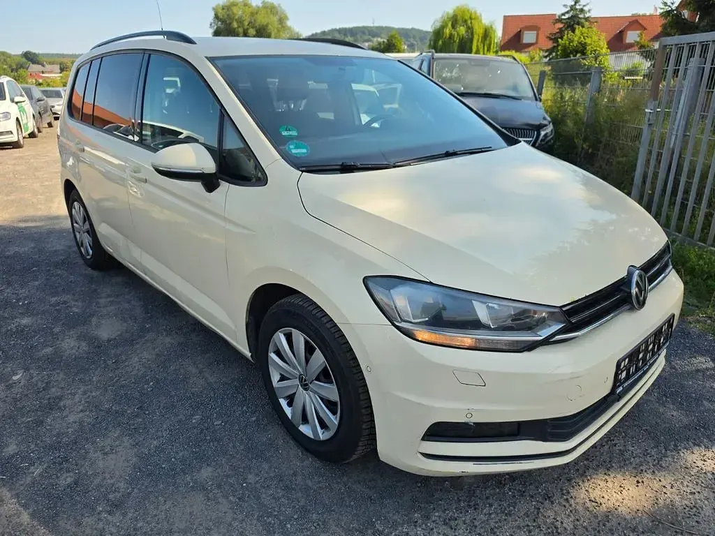 Gebraucht VW Touran 110 PS (80 kW) 2018 Gelb Van / Kleinbus