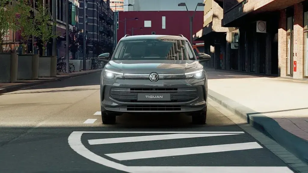 Neu VW Tiguan Life 150 PS (110 kW) 2026 Grau SUV