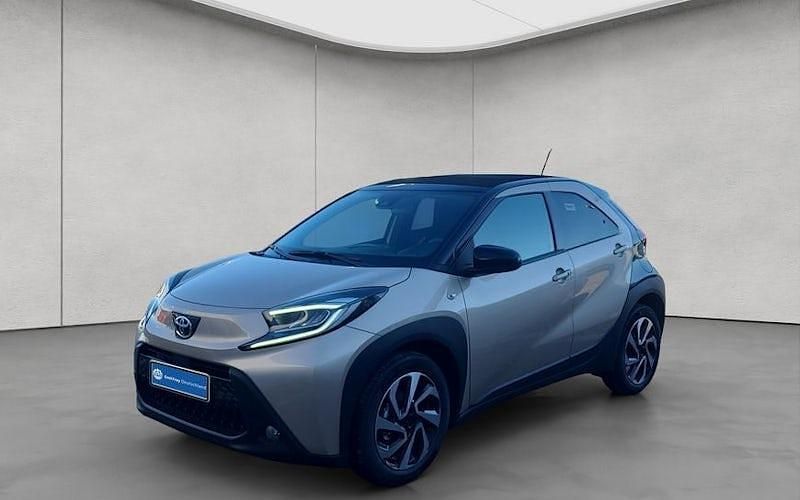 Neu Toyota Aygo X Comfort 72 PS (52 kW) 2025 Beige SUV