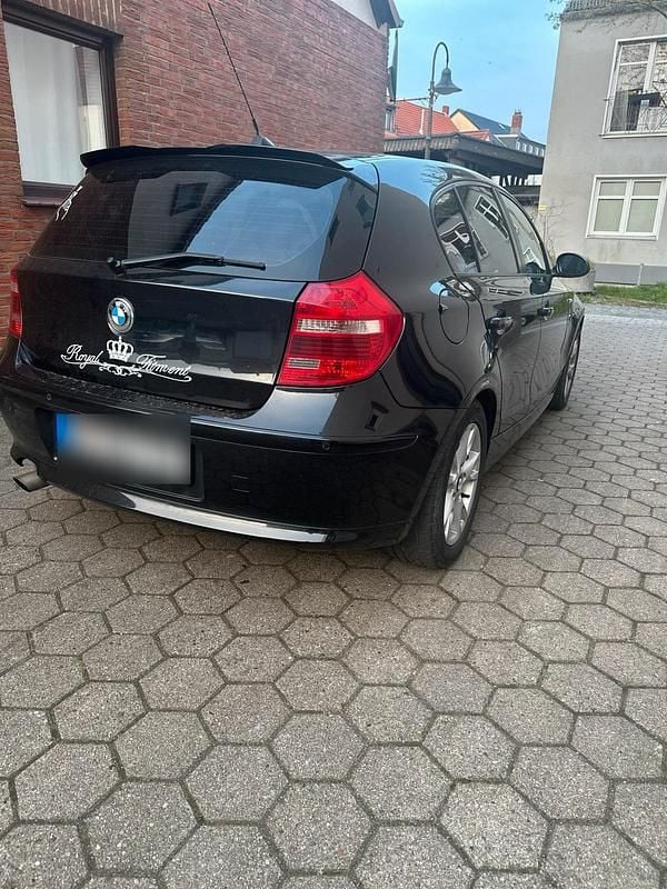 Gebraucht BMW 118 143 PS (105 kW) 2008 Schwarz Kleinwagen