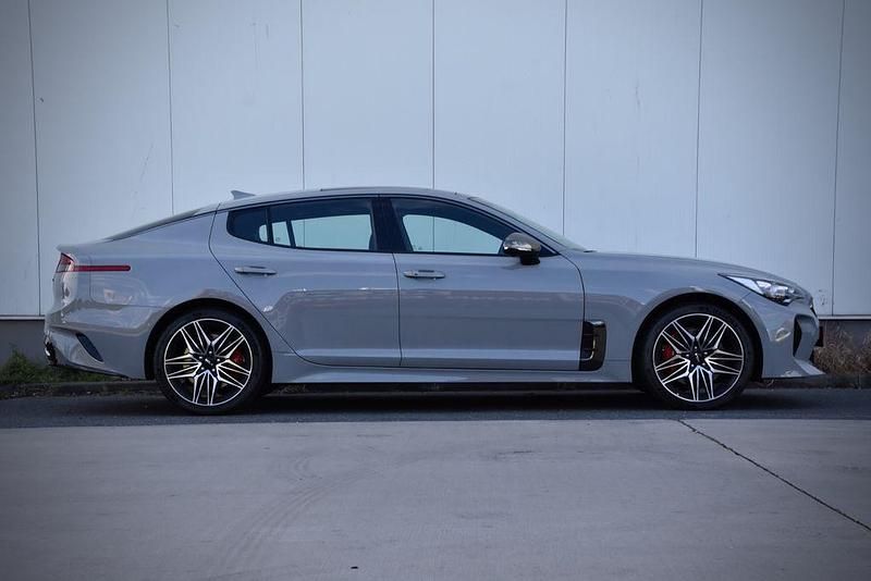 Gebraucht Kia Stinger GT 366 PS (269 kW) 2022 Silber Kleinwagen