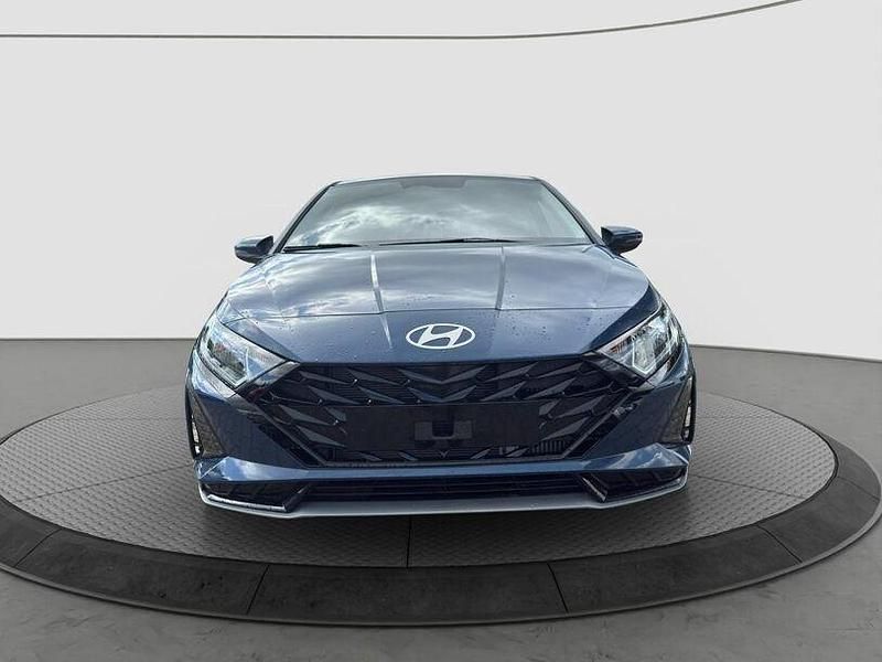 Neu Hyundai i20 101 PS (74 kW) 2025 Vibrant blue Kleinwagen