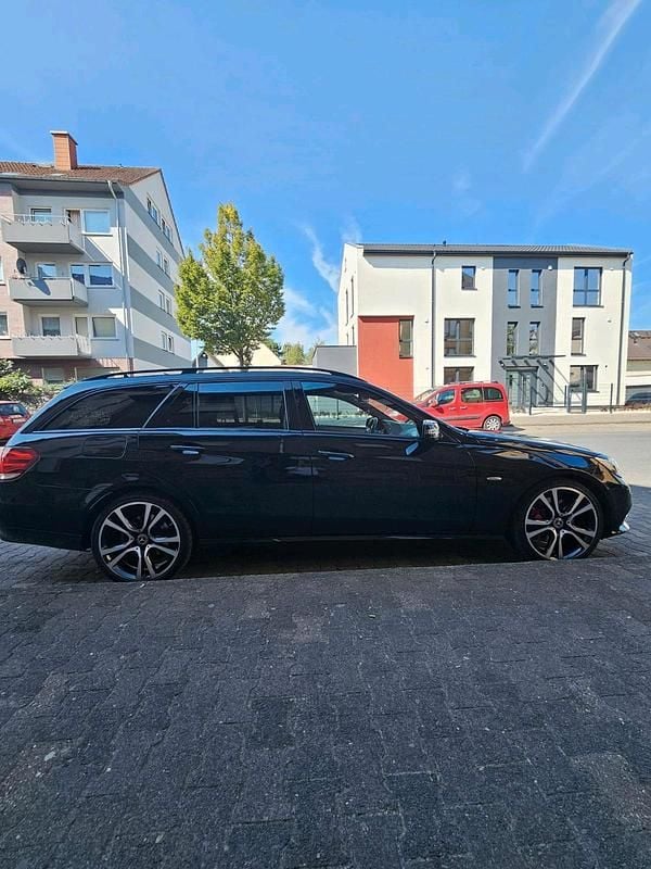 Gebraucht Mercedes E350 258 PS (189 kW) 2015 Schwarz Kombi