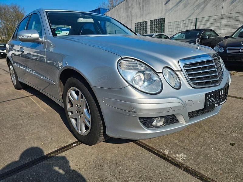 Gebraucht Mercedes E200 184 PS (135 kW) 2006 Silber Limousine
