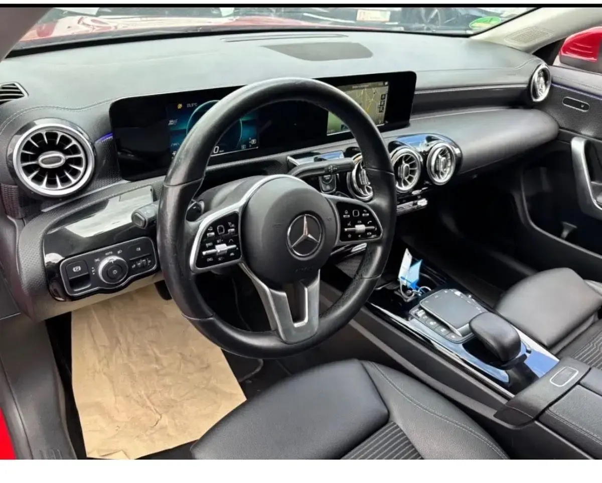 Gebraucht Mercedes CLA250e Shooting Brake 224 PS (164 kW) 2021 Rot Kombi