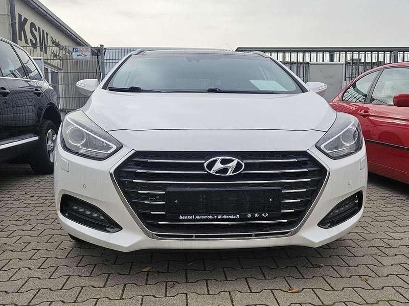 White crystal Gebraucht 2016 Hyundai i40 Premium Kombi | 12.999 € (Fairer Preis) - Bild 1/4