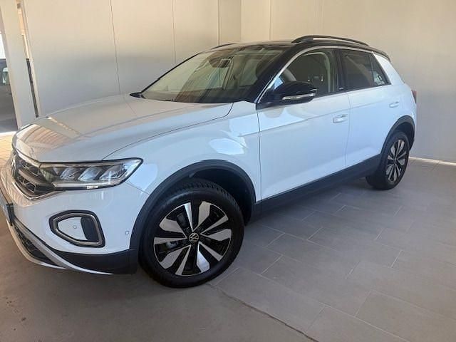 Weiß Gebraucht 2023 VW T-Roc Move SUV | 30.950 € (Fairer Preis) - Bild 1/4