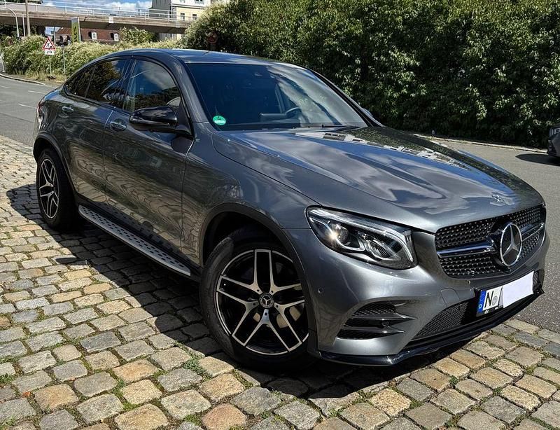 Grau Gebraucht 2017 Mercedes GLC250 AMG line Coupé | 35.550 € (Fairer Preis) - Bild 1/4