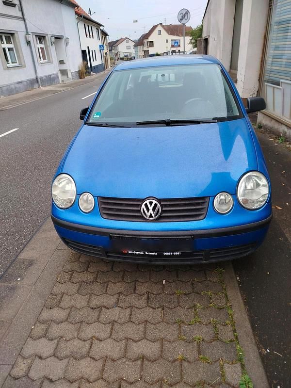 Blau Gebraucht 2002 VW Polo Kleinwagen | 650 € - Bild 1/4
